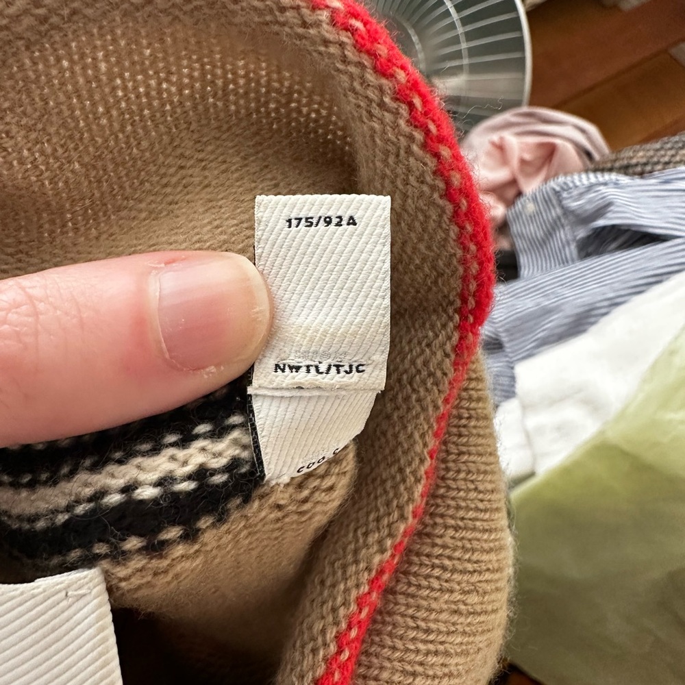 Burberry Beige Sweater with Black and Red Accents - Picture 3 of 11